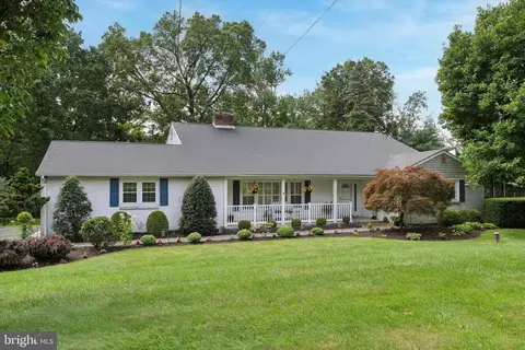 126 Bruce Rd, Washington Crossing, PA 18977