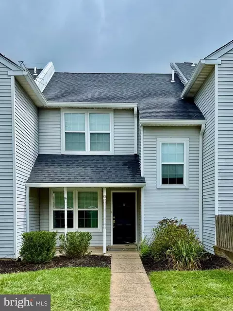 13 Everett Dr, Newtown, PA 18940