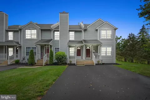 43 Violet Ln, Newtown, PA 18940