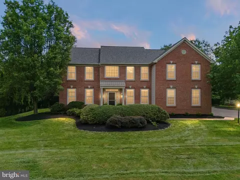 1502 Hayfield Dr, Yardley, PA 19067