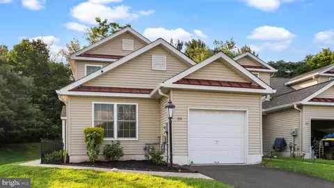 20 Loux Ln, Sellersville, PA 18960