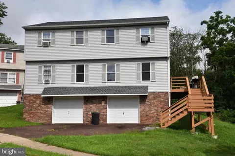 3 Hillcrest Pl # -4, Sellersville, PA 18960