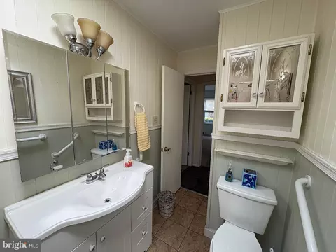 Bath - 357 Beech St, Warminster, PA 18974 photo 2 of 2