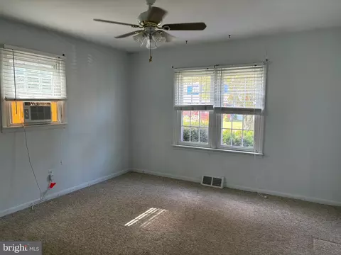 Living - 357 Beech St, Warminster, PA 18974 photo 8 of 8