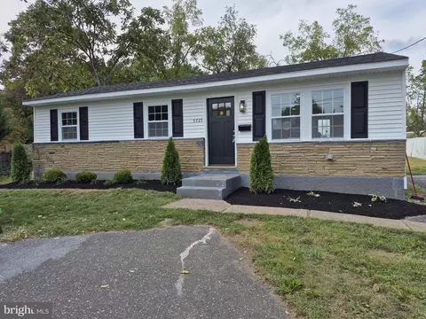 5725 Beaver Dam Rd, Bristol, PA 19007