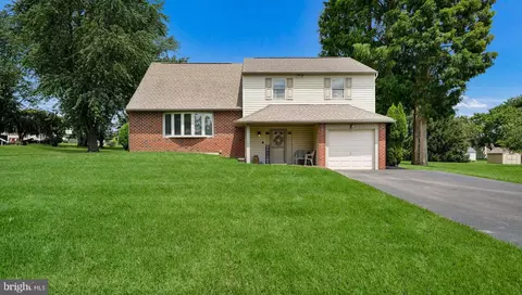 751 Ridge Ln, Warminster, PA 18974