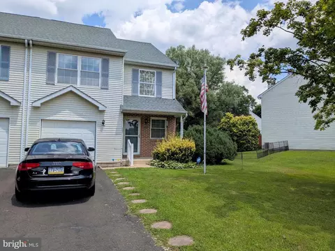 6176 Mountain Laurel Ct, Pipersville, PA 18947