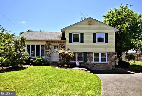 1355 Carroll Dr, Southampton, PA 18966