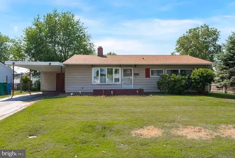 14 Copper Beech Ln, Levittown, PA 19055