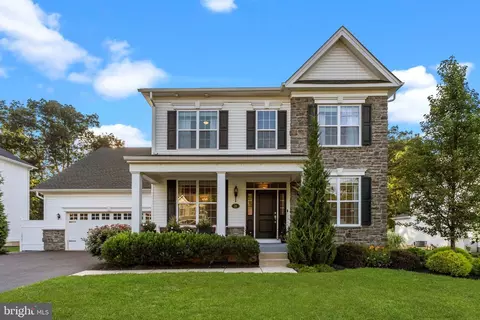 21 Greenway Dr, Doylestown, PA 18901