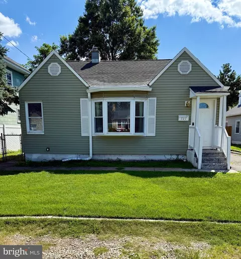 727 Merlin St, Bristol, PA 19007