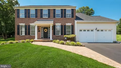 152 Redstone Dr, Warrington, PA 18976