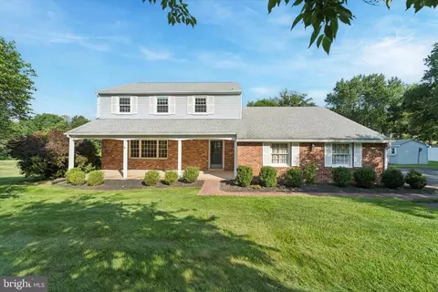 3154 Cloverly Dr, Furlong, PA 18925