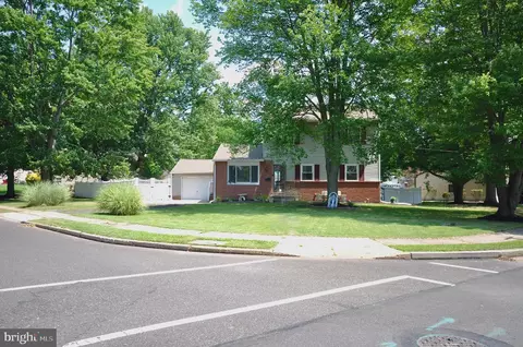 735 Claire Rd, Warminster, PA 18974
