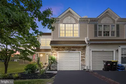 213 Mulberry Pl, Newtown, PA 18940