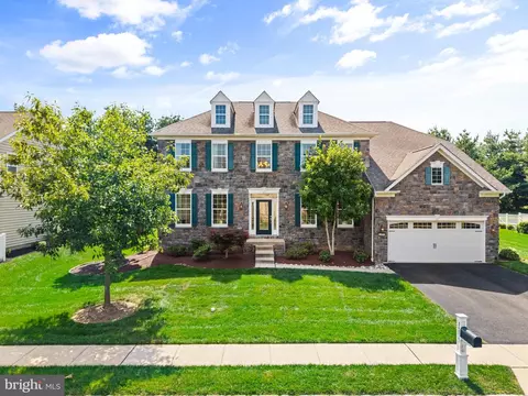 1377 Gabriel Ln, Warwick, PA 18974