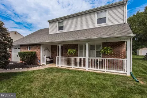 41 Grant Dr, Holland, PA 18966
