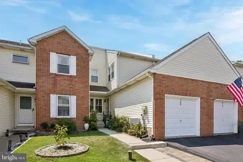 580 S Mount Vernon Cir, Bensalem, PA 19020
