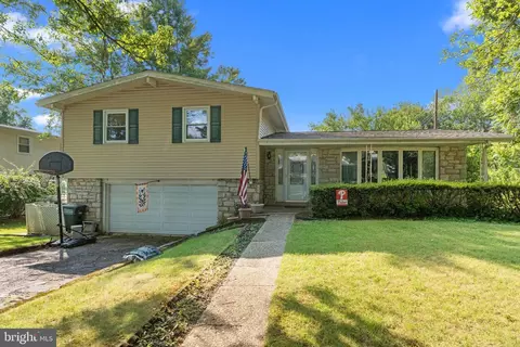 816 David Dr, Feasterville Trevose, PA 19053