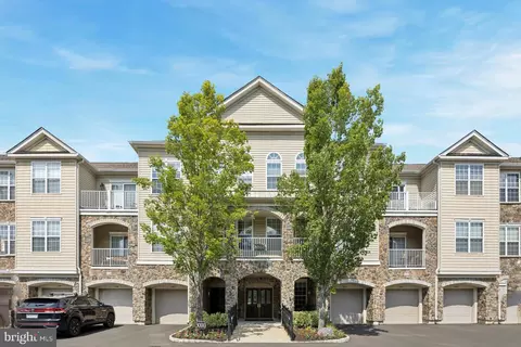 3303 Knox Ct #3303, Warwick, PA 18974