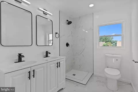 Bath - 2151 Maple Ave, Croydon, PA 19021 photo 1 of 1