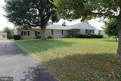 2221 N Mainkumry Rd, Trumbauersville, PA 18970