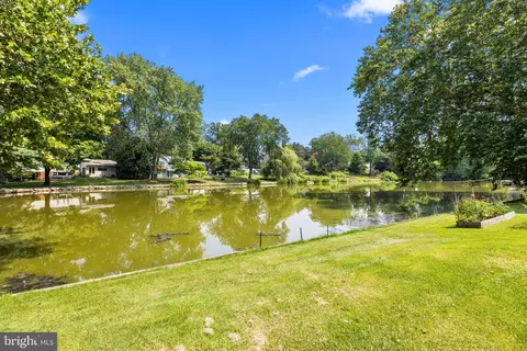 2330 Lakeview Dr, Yardley, PA 19067
