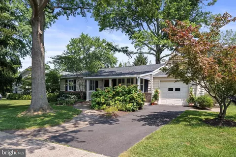 235 N Franklin St, Doylestown, PA 18901