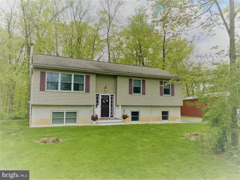 839 Lonely Cottage Rd, Upper Black Eddy, PA 18972