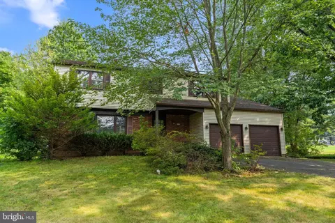 67 Harvest Rd, Warminster, PA 18974