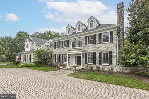 14 Old Cabin Rd, Newtown, PA 18940