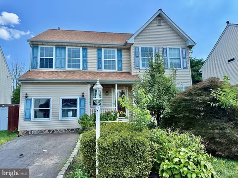 1068 Freedom Ct, Quakertown, PA 18951