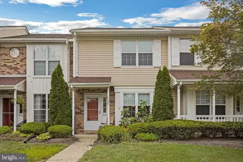 323 Leedom Way, Newtown, PA 18940