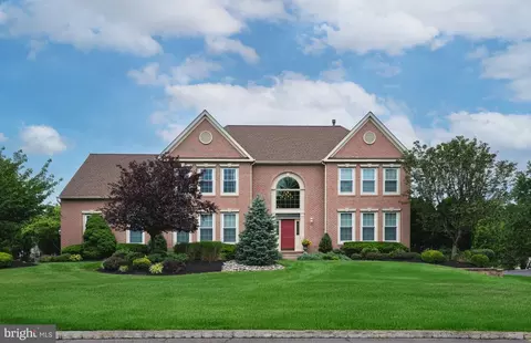 1084 S Kimbles Rd, Yardley, PA 19067