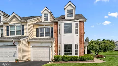 301 Holly Hill Ct, Warwick, PA 18974