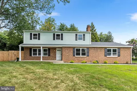 125 Bruce Rd, Washington Crossing, PA 18977