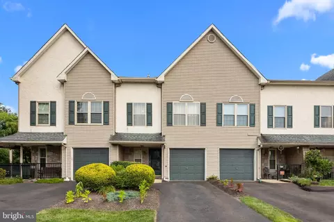 729 Dell Ct, Southampton, PA 18966