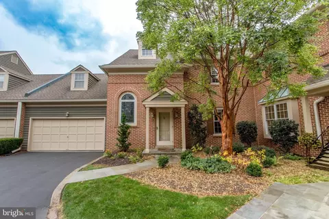 32 Hibiscus Ct, Doylestown, PA 18901