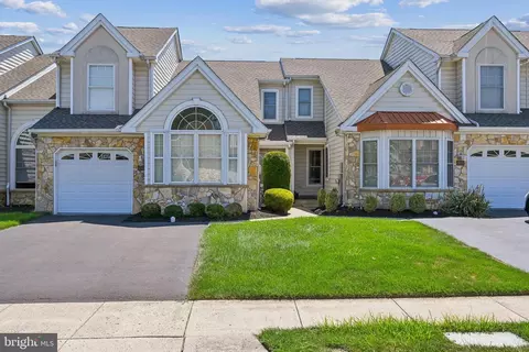 115 Grandview Dr, Warminster, PA 18974