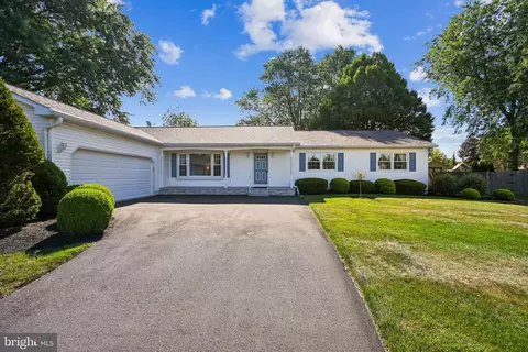 873 Olsen Dr, Yardley, PA 19067