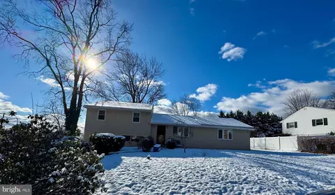 19 Revere St, Feasterville Trevose, PA 19053