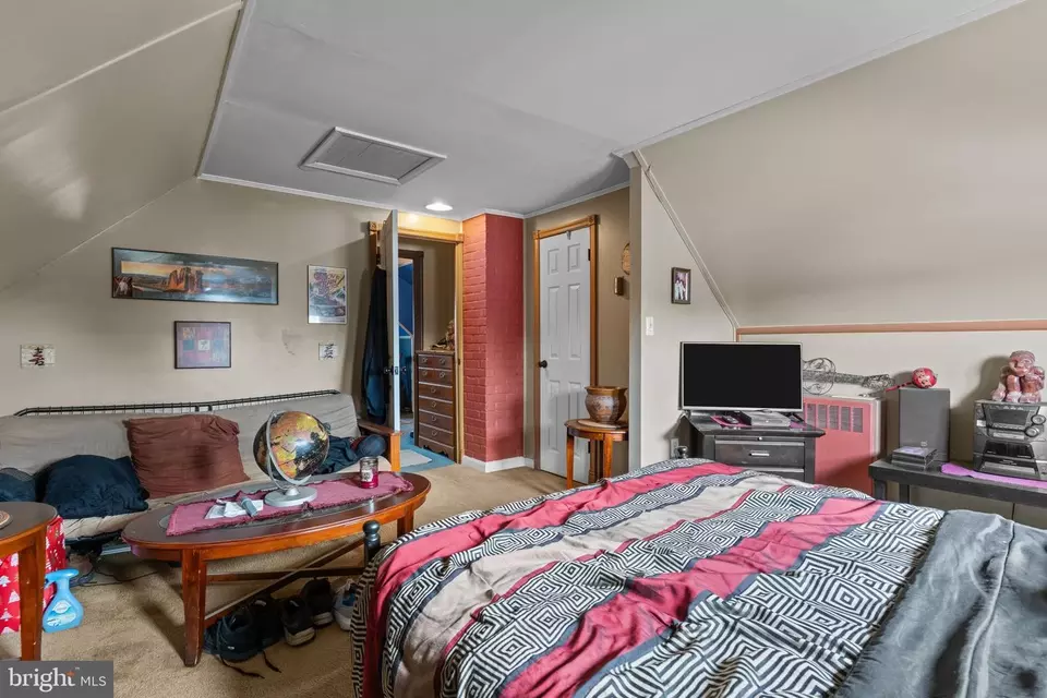 Bedroom - 67 Greenbriar Rd, Levittown, PA 19057 photo 2 of 2