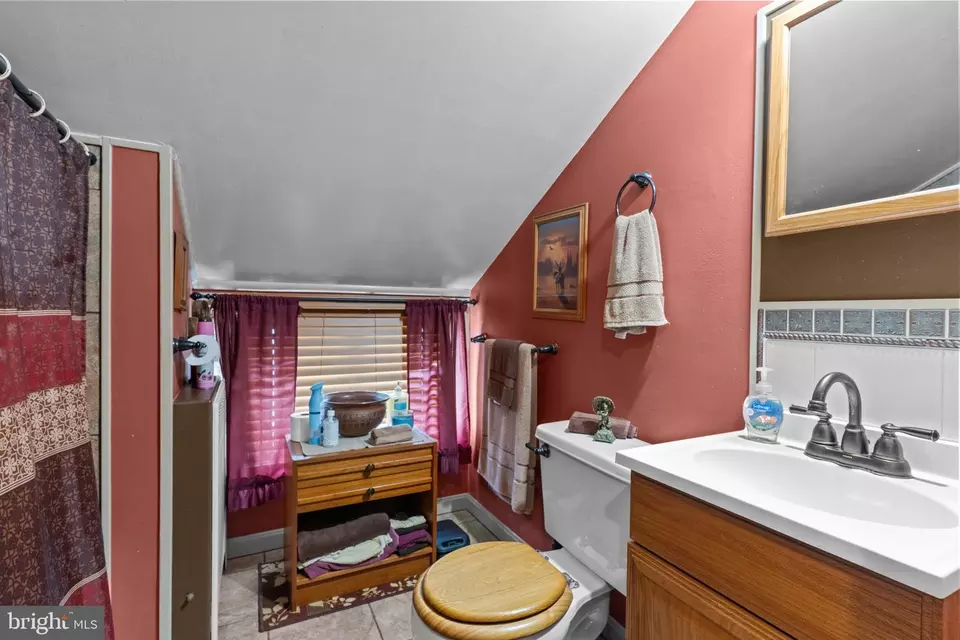 Entry Way - 67 Greenbriar Rd, Levittown, PA 19057 photo 3 of 3