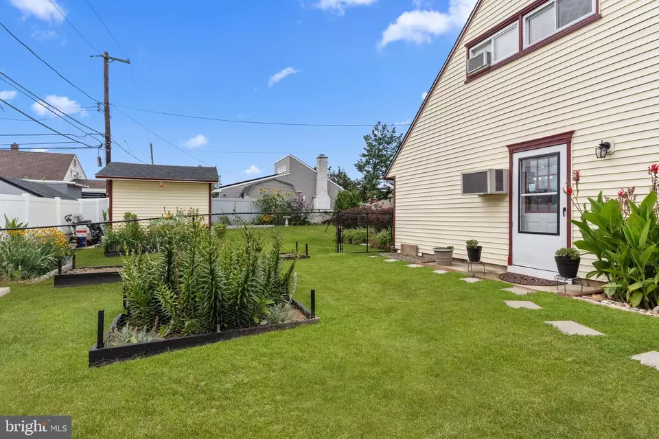 Exterior - 67 Greenbriar Rd, Levittown, PA 19057 photo 3 of 6