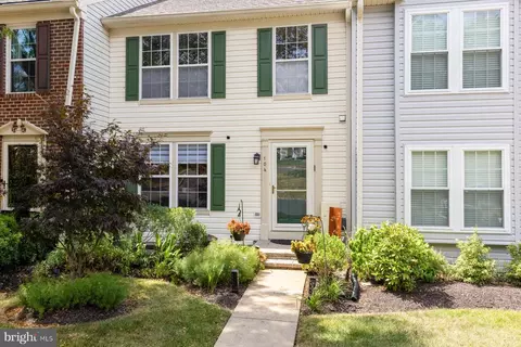 104 Rolling Hill Ct, New Hope, PA 18938