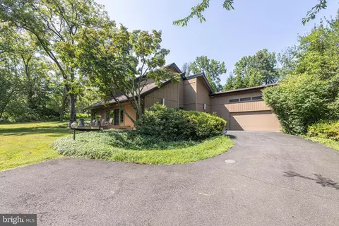 29 Sunnyside Ln, Yardley, PA 19067