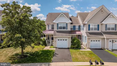 39 Brewster Dr, Warminster, PA 18974