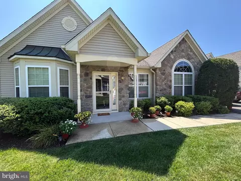 309 Shady Brook Dr, Langhorne, PA 19047