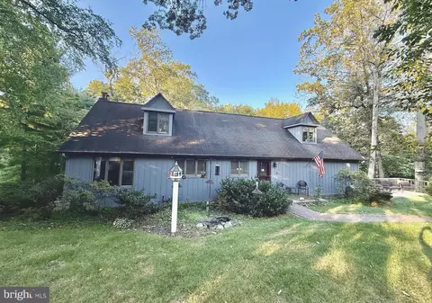 29 Bailey Dr, Washington Crossing, PA 18977