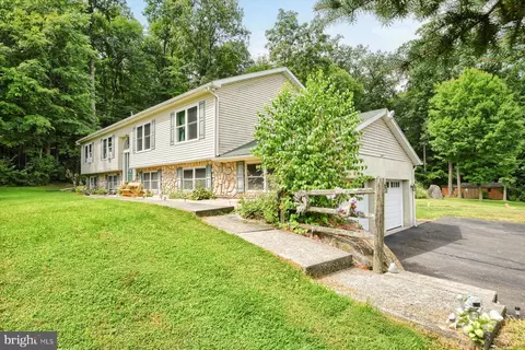 1021 Anna Ln, Sellersville, PA 18960